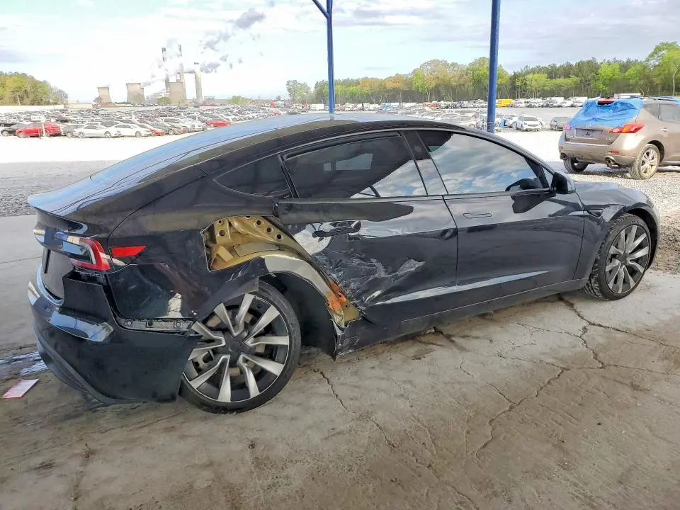 2025 TESLA MODEL 3   