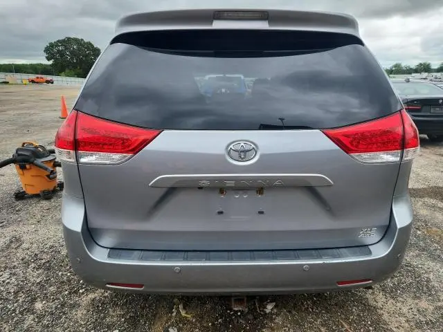2011 TOYOTA SIENNA XLE  