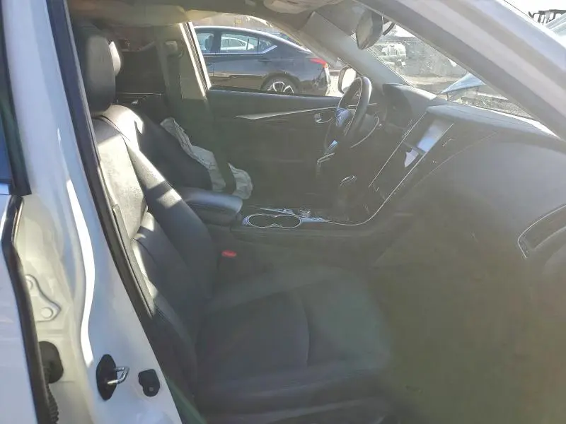 2018 INFINITI Q50 LUXE  