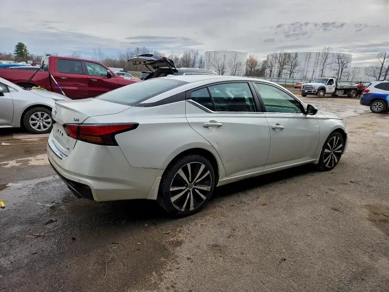 2022 NISSAN ALTIMA SR  