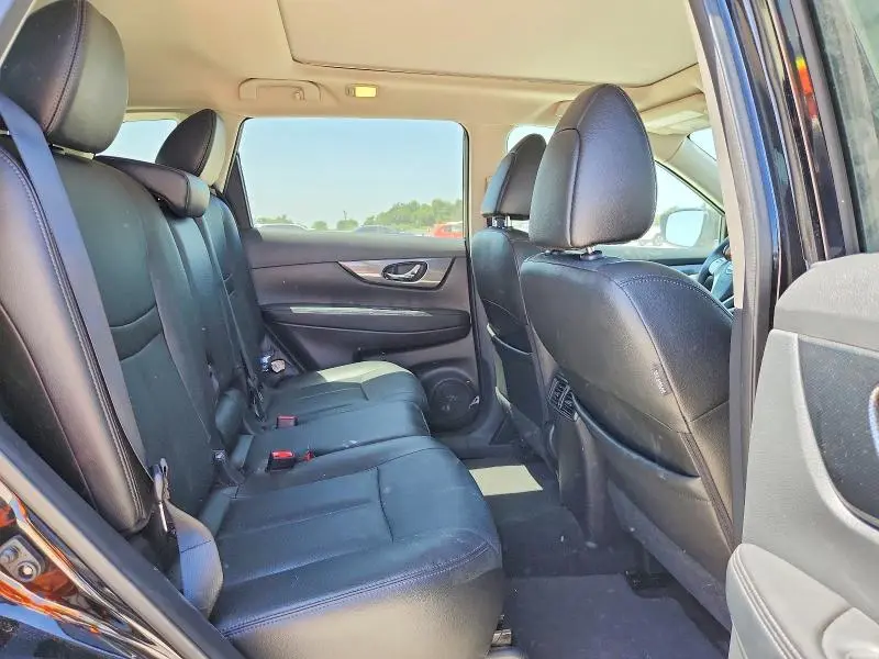 2016 NISSAN ROGUE SL  