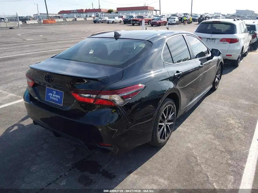 2022 TOYOTA CAMRY SE