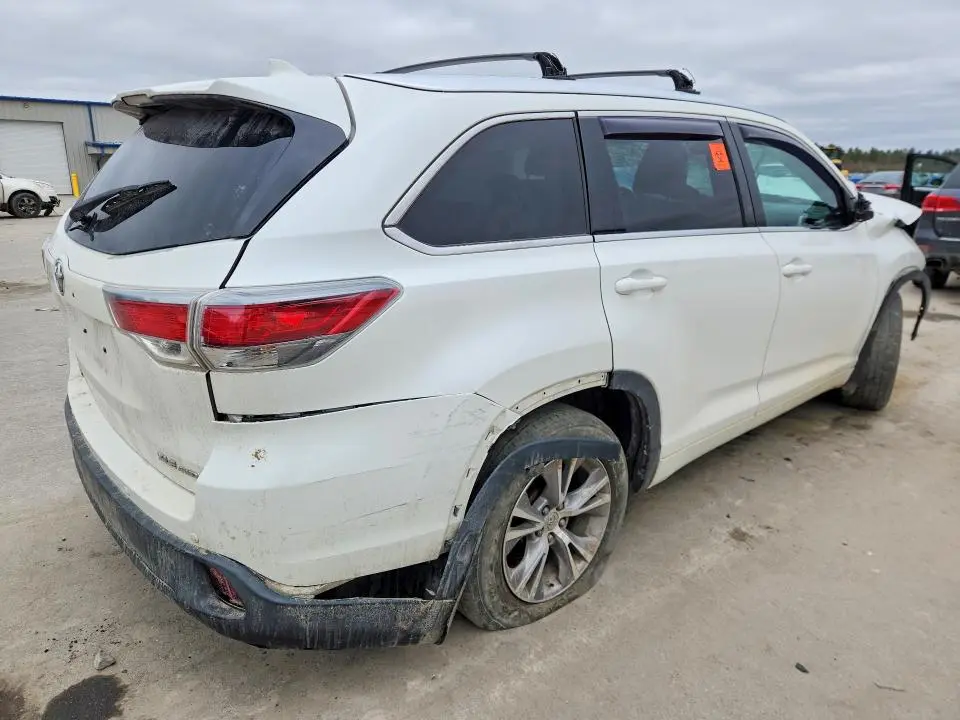 2015 TOYOTA HIGHLANDER XLE  