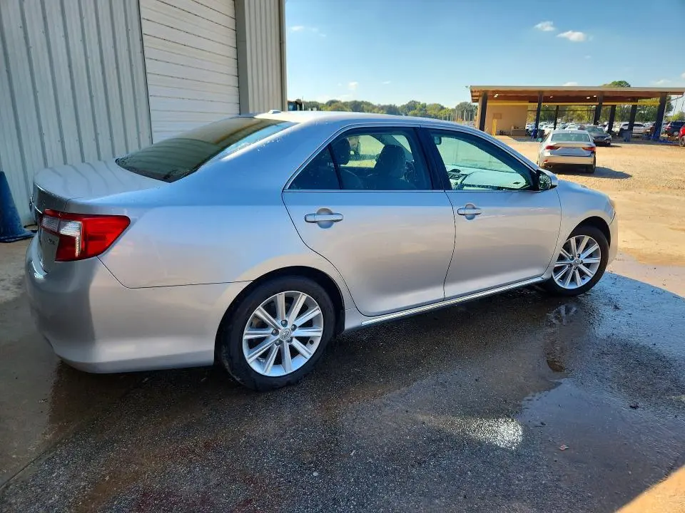 2012 TOYOTA CAMRY XLE V6  