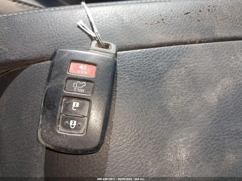 2016 TOYOTA HIGHLANDER XLE V6