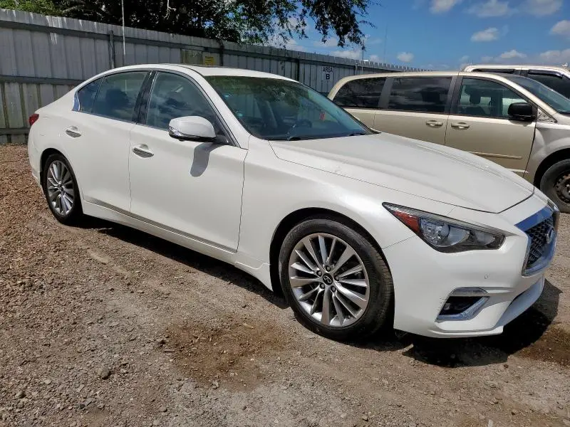 2022 INFINITI Q50 LUXE  