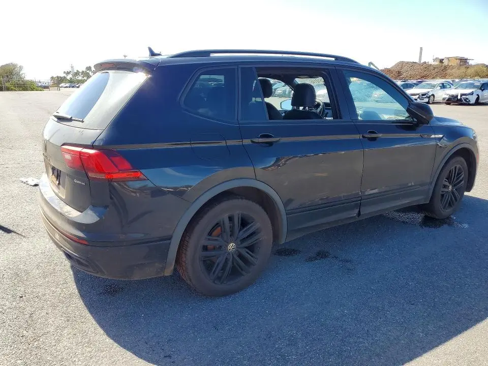 2022 VOLKSWAGEN TIGUAN SE R-LINE BLACK  