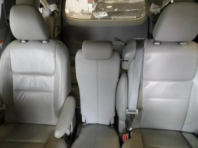2015 TOYOTA SIENNA XLE  