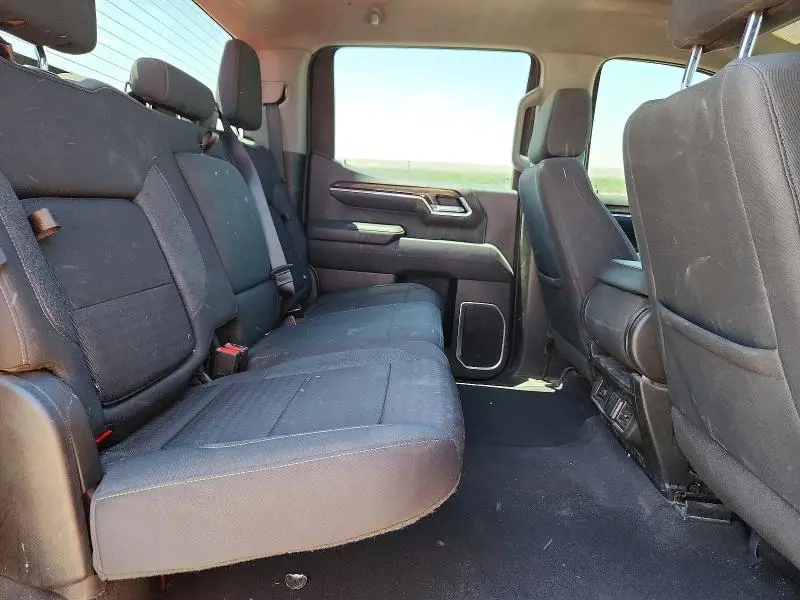 2023 CHEVROLET SILVERADO K1500 LT  