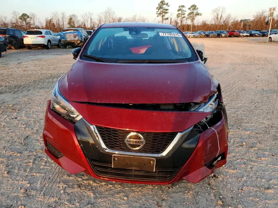 2022 NISSAN VERSA SR  