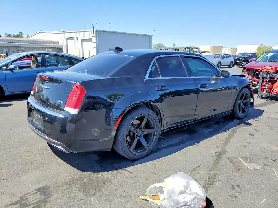 2016 CHRYSLER 300 LIMITED  