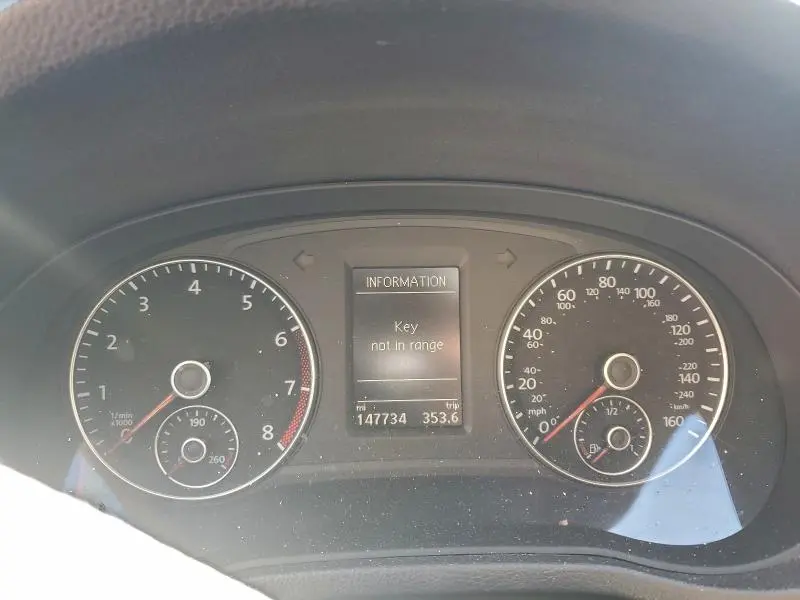 2015 VOLKSWAGEN PASSAT SE  