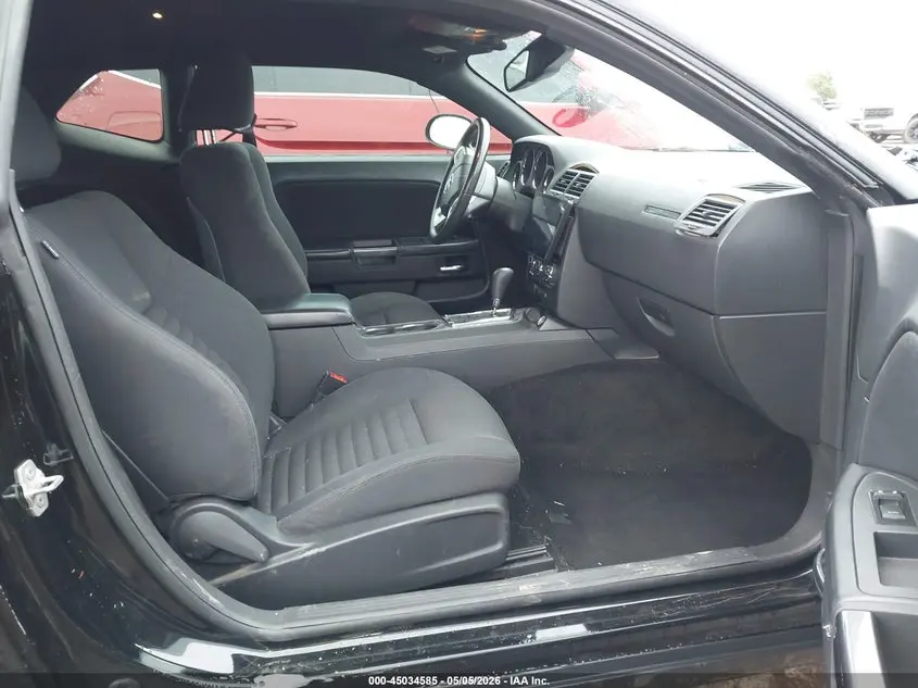 2013 DODGE CHALLENGER SXT