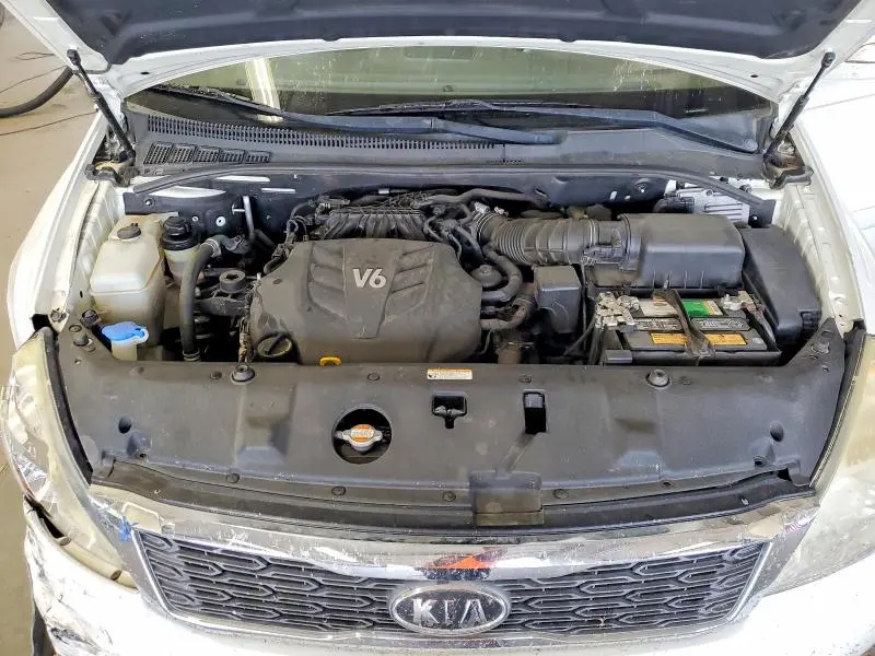 2012 KIA SEDONA LX  