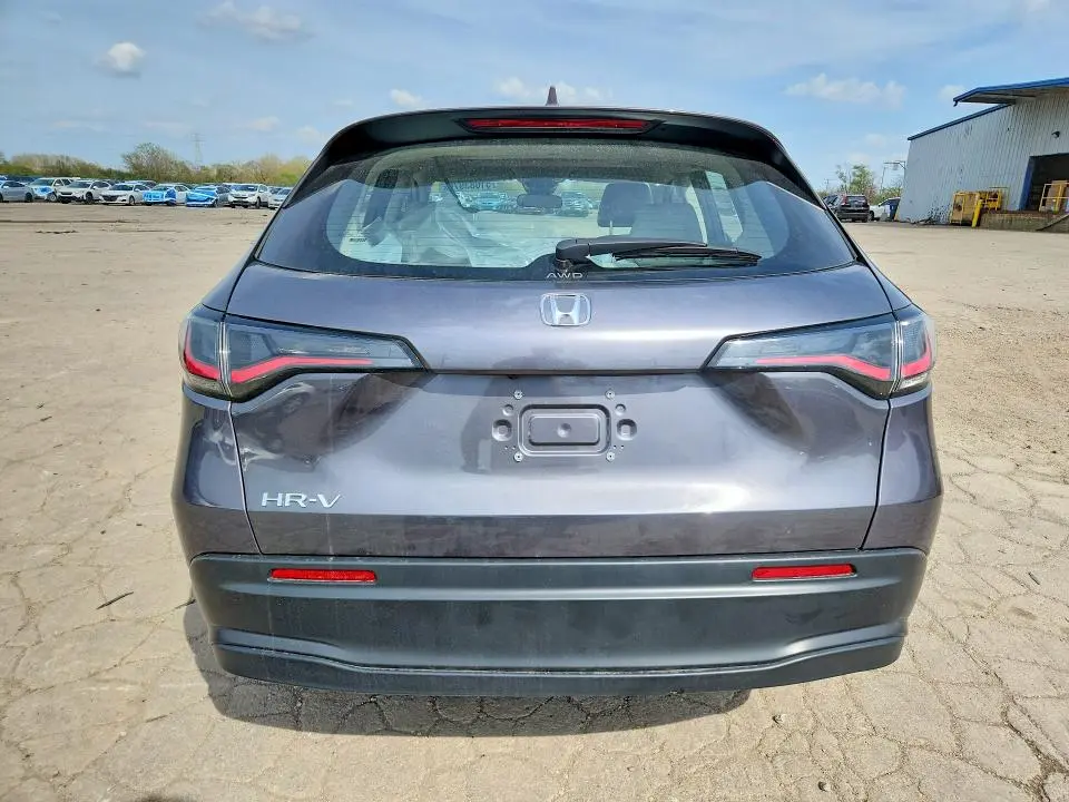 2023 HONDA HR-V LX  