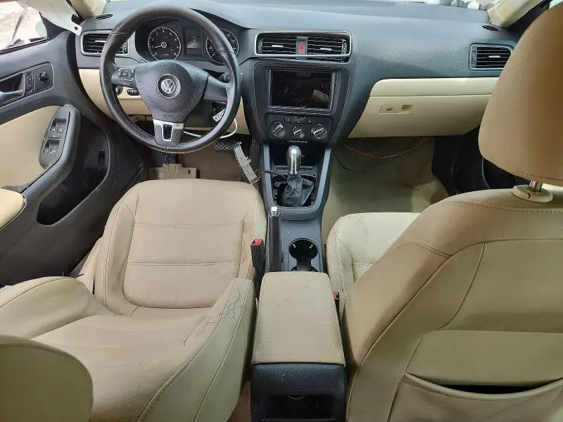 2012 VOLKSWAGEN JETTA SE  