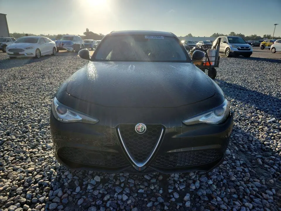 2017 ALFA ROMEO GIULIA   