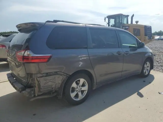 2017 TOYOTA SIENNA LE  