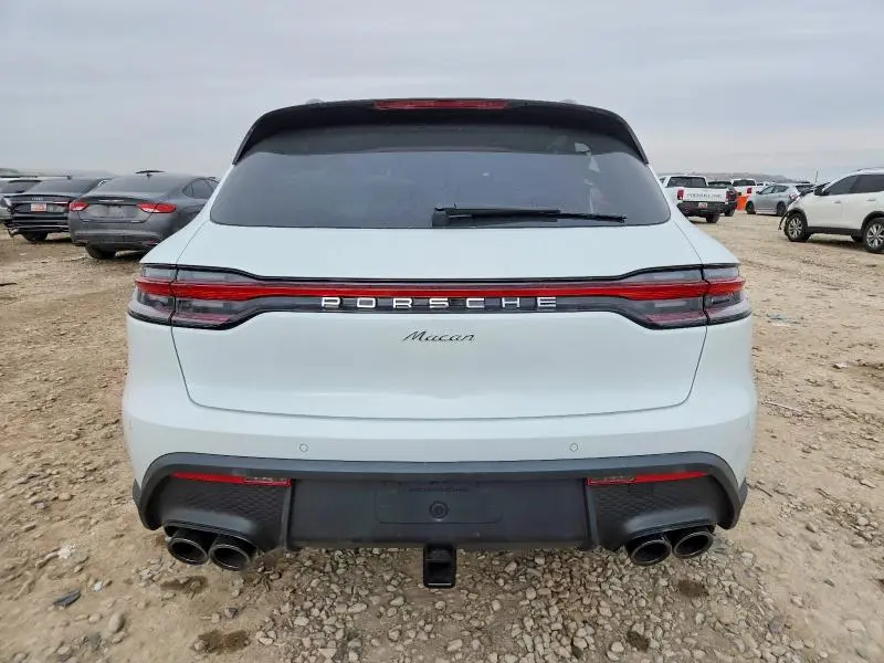 2026 PORSCHE MACAN BASE  