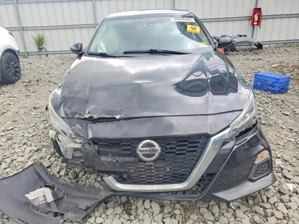2019 NISSAN ALTIMA SR  