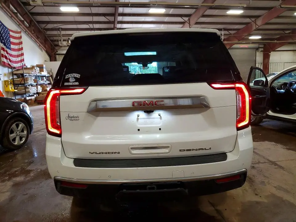 2022 GMC YUKON DENALI  