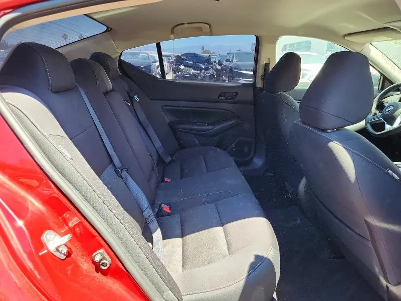 2024 NISSAN ALTIMA SV  