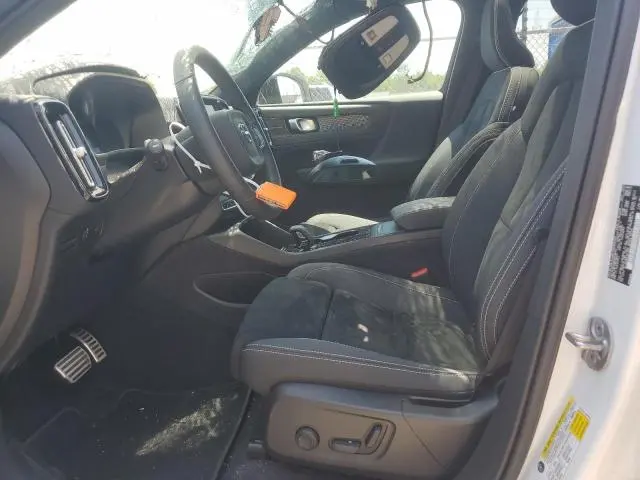 2022 VOLVO XC40 P8 RECHARGE ULTIMATE  