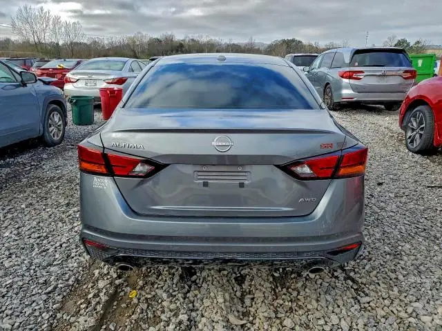 2024 NISSAN ALTIMA SR  