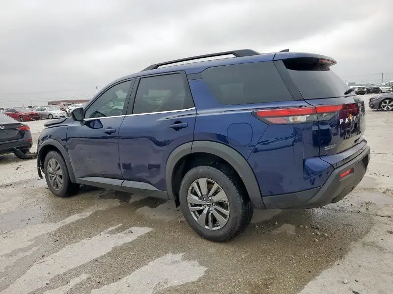 2025 NISSAN PATHFINDER SV  
