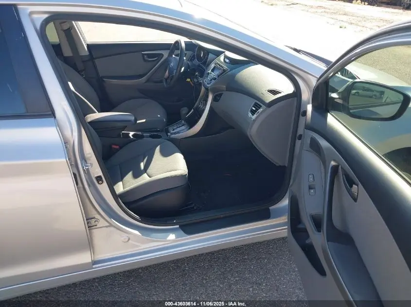 2013 HYUNDAI ELANTRA GLS