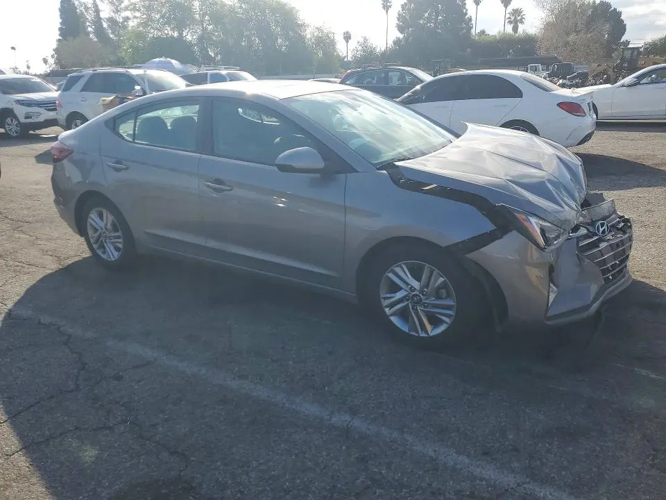 2020 HYUNDAI ELANTRA SEL  