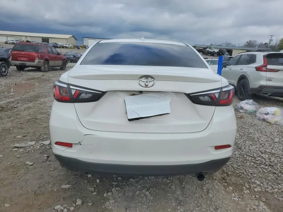 2019 TOYOTA YARIS LE  