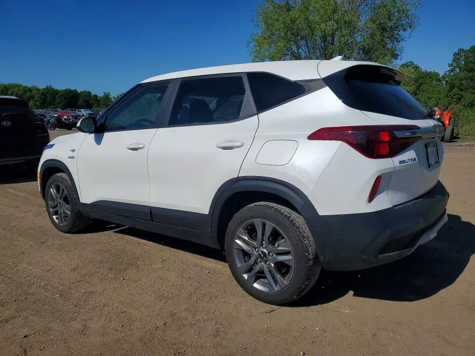 2022 KIA SELTOS LX  