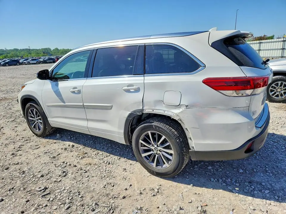 2017 TOYOTA HIGHLANDER XLE  