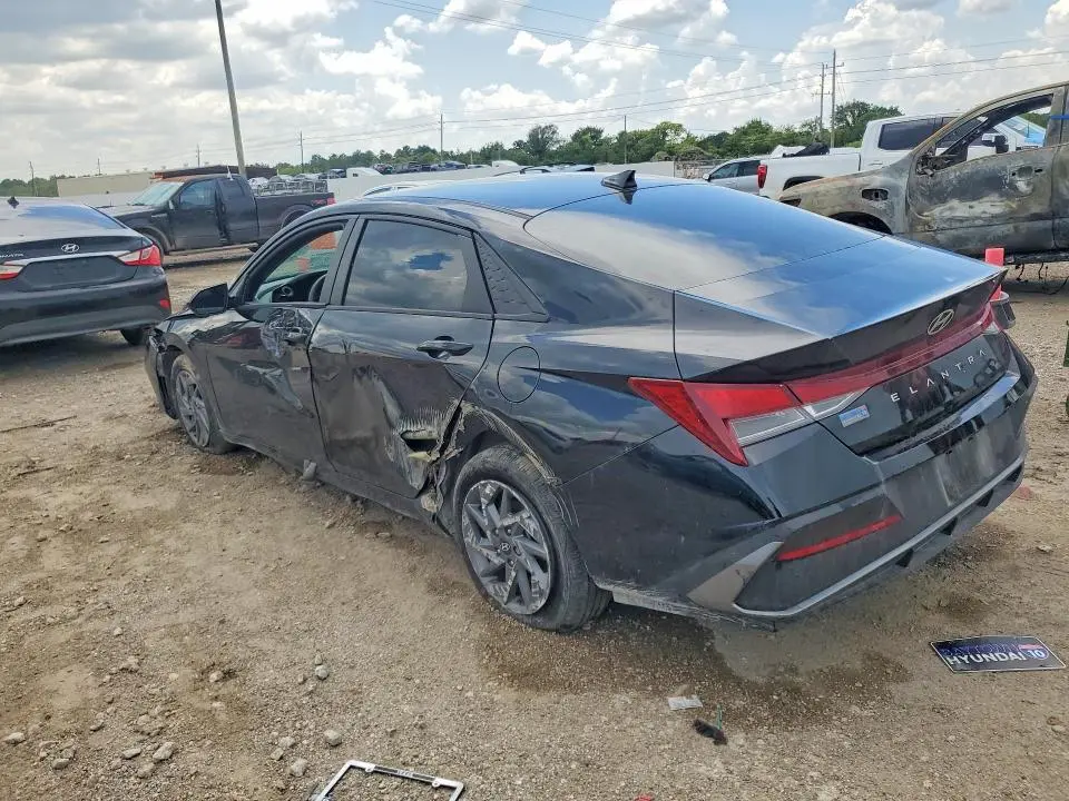 2024 HYUNDAI ELANTRA SEL  
