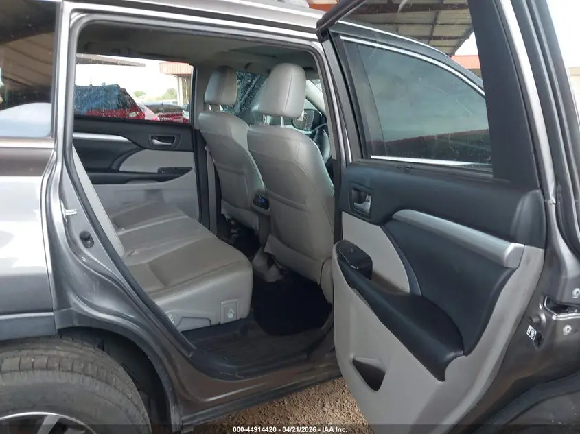 2018 TOYOTA HIGHLANDER XLE