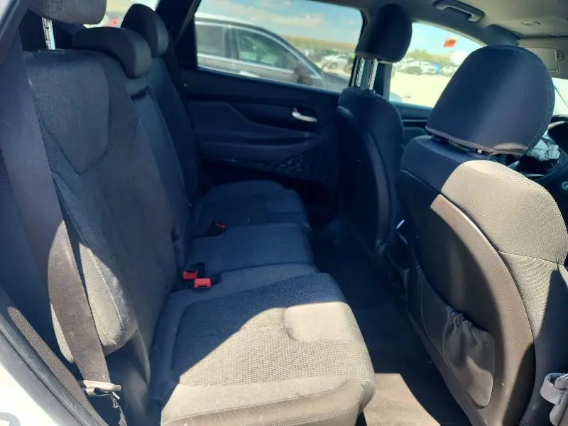 2019 HYUNDAI SANTA FE SE  