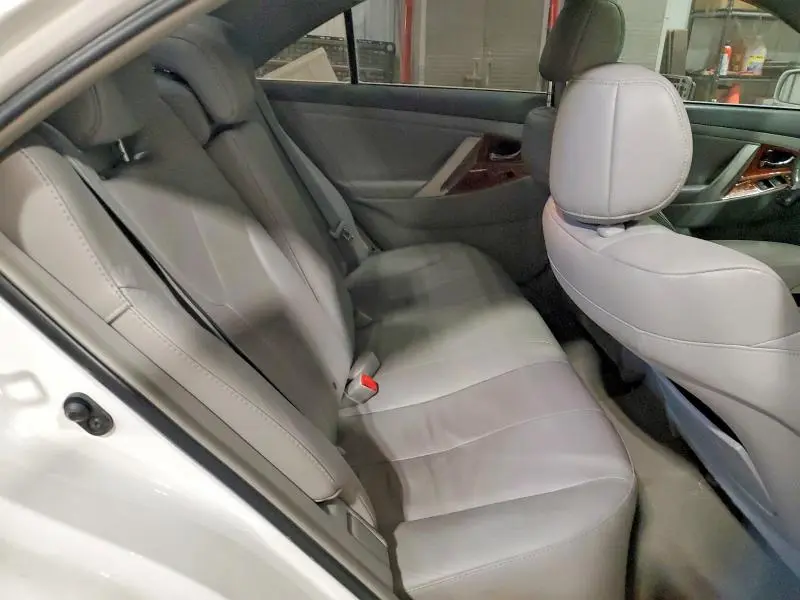 2011 TOYOTA CAMRY XLE  