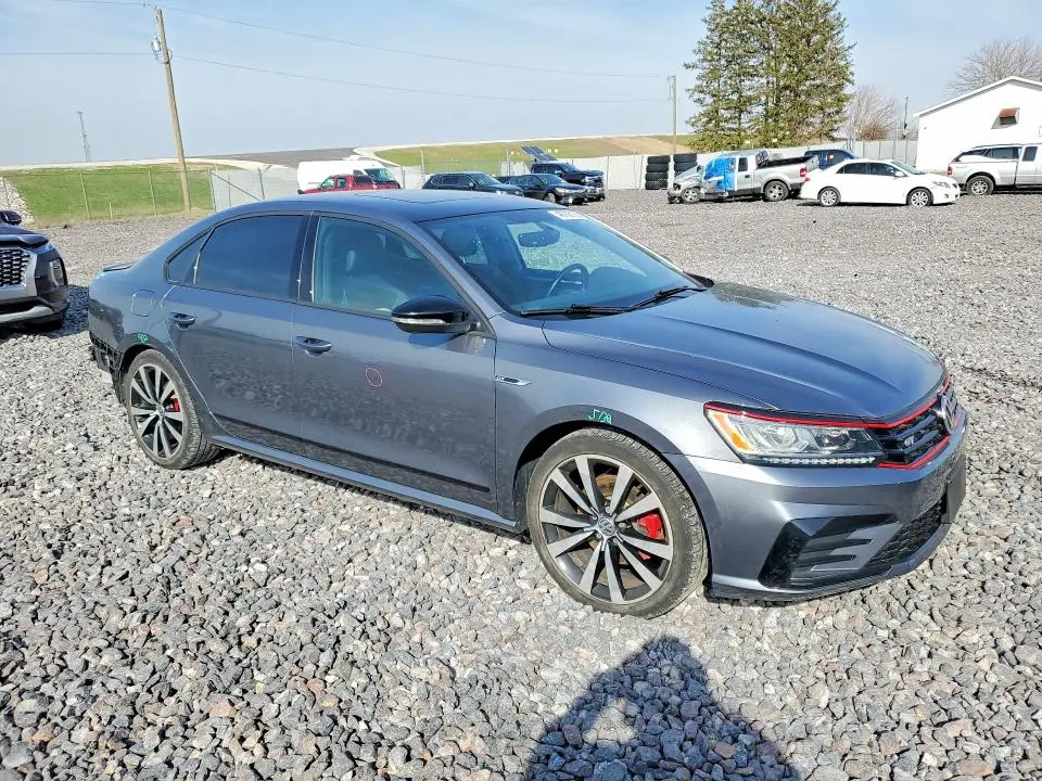 2018 VOLKSWAGEN PASSAT GT  