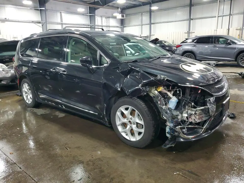 2017 CHRYSLER PACIFICA TOURING L PLUS  