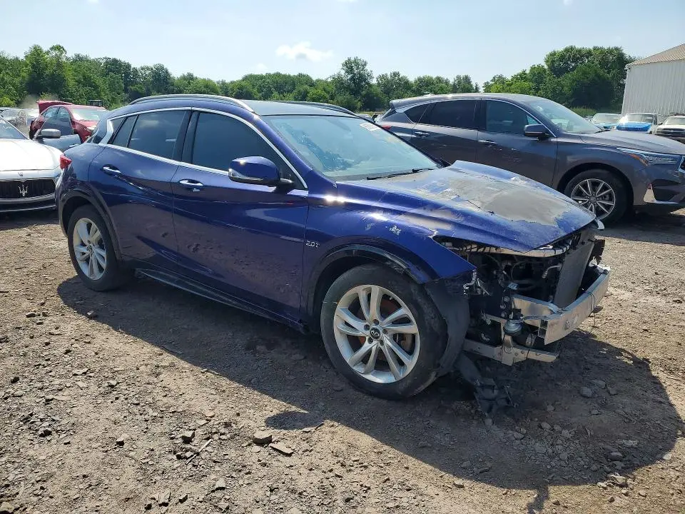 2018 INFINITI QX30 PURE  
