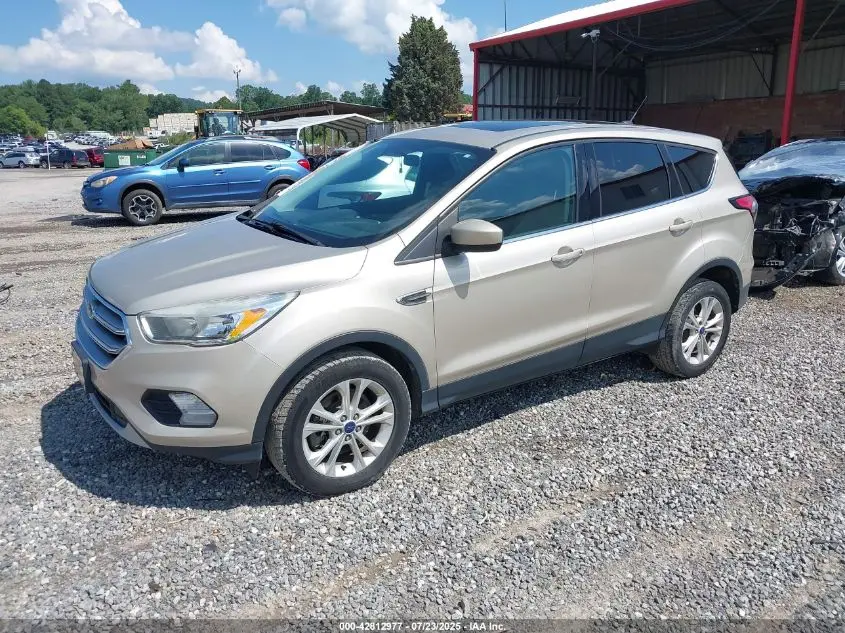 2017 FORD ESCAPE SE