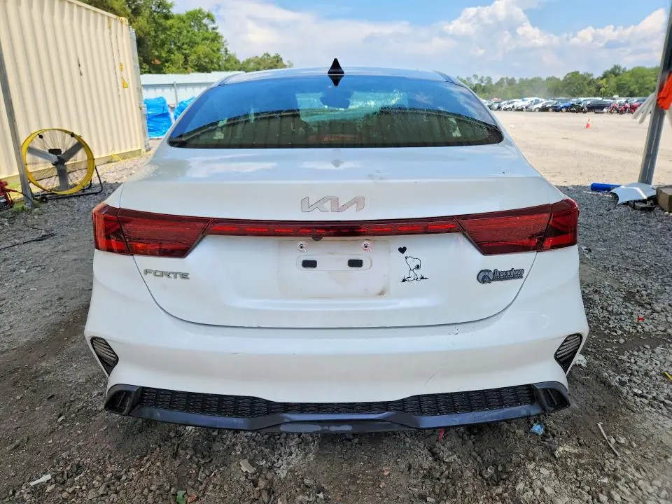 2022 KIA FORTE LXS  