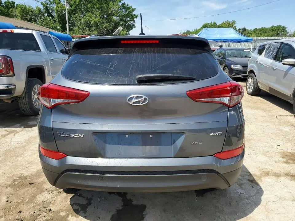 2017 HYUNDAI TUCSON SE  