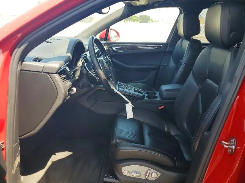2017 PORSCHE MACAN   