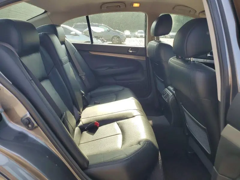 2015 INFINITI Q40 BASE  