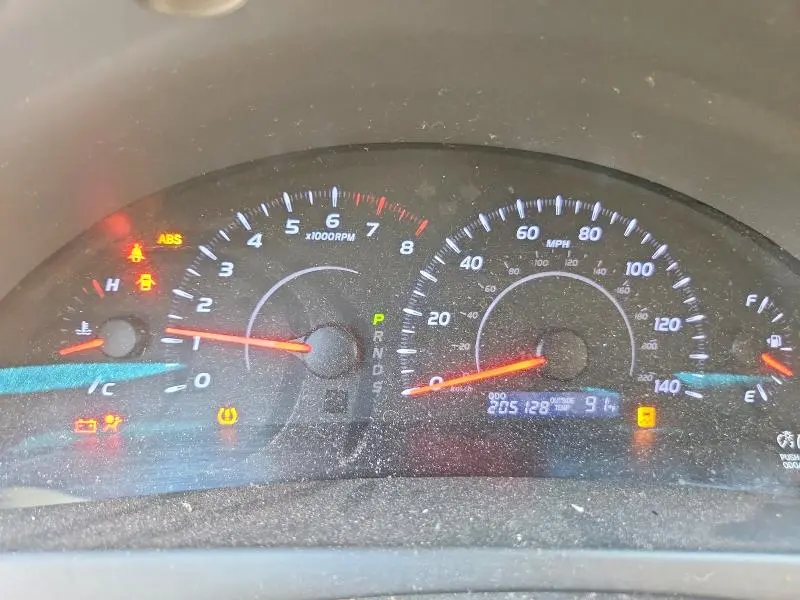 2010 TOYOTA CAMRY LE  