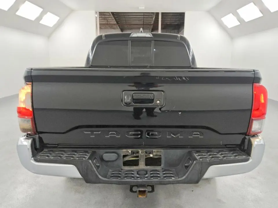 2018 TOYOTA TACOMA SR5  