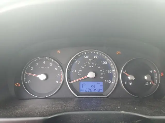 2010 HYUNDAI SANTA FE SE  