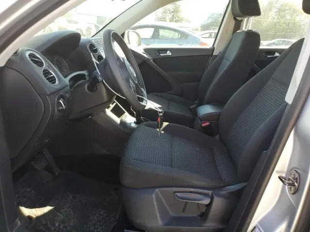 2011 VOLKSWAGEN TIGUAN S  